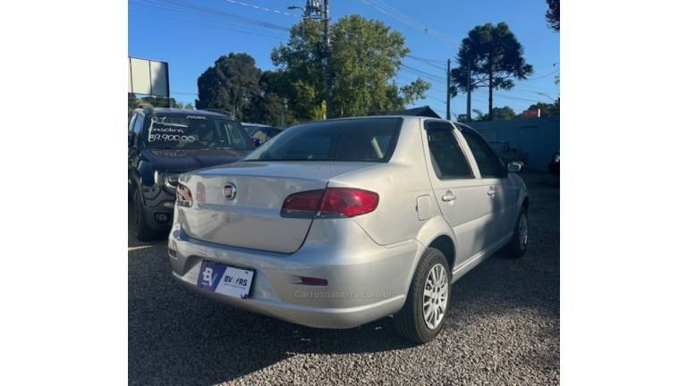 FIAT - SIENA - 2013/2014 - Prata - R$ 34.900,00