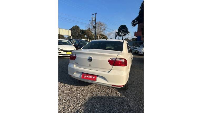 VOLKSWAGEN - VOYAGE - 2022/2023 - Branca - R$ 65.000,00
