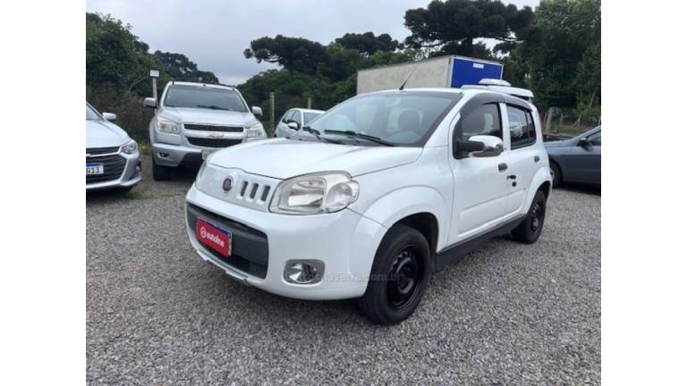 FIAT - UNO - 2014/2014 - Branca - R$ 35.000,00