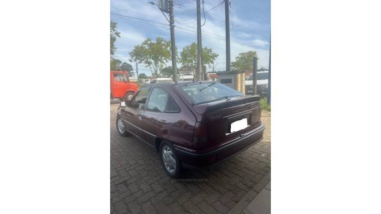 CHEVROLET - KADETT - 1993/1993 - Vermelha - R$ 35.000,00