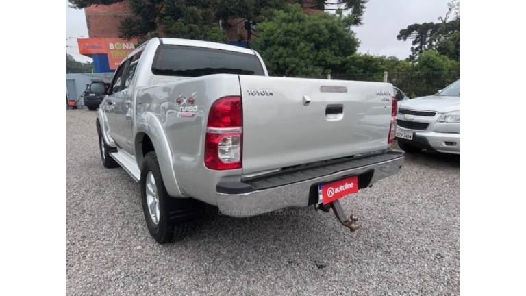 TOYOTA - HILUX - 2011/2012 - Prata - R$ 120.000,00