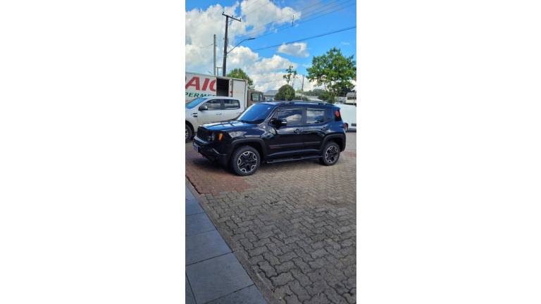 JEEP - RENEGADE - 2015/2016 - Preta - R$ 94.000,00