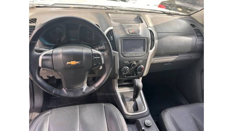 CHEVROLET - S10 - 2014/2014 - Prata - R$ 115.000,00